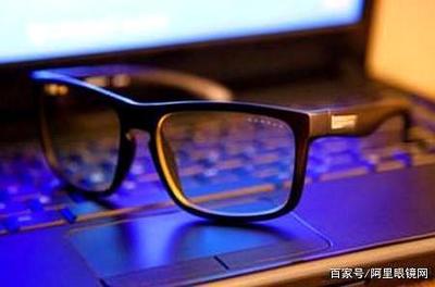 防藍光眼鏡是否真有效？科學挑選數碼眼鏡的實用指南